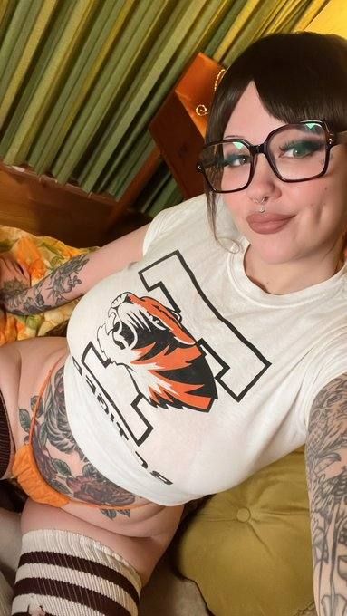 Hookup available - Image 2